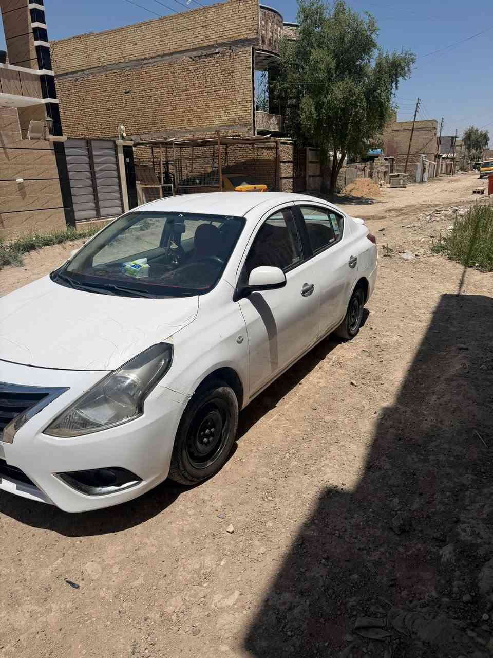 السلام عليكم نيسان سني لموديل 20للبيع السياره جاهزه من كلشي  بيهه صبغ بلقماره عنواني بغداد الغزاليه غير متواجد على النت مكلف بلنشر السعر 80وهاذا رقمي ***********
