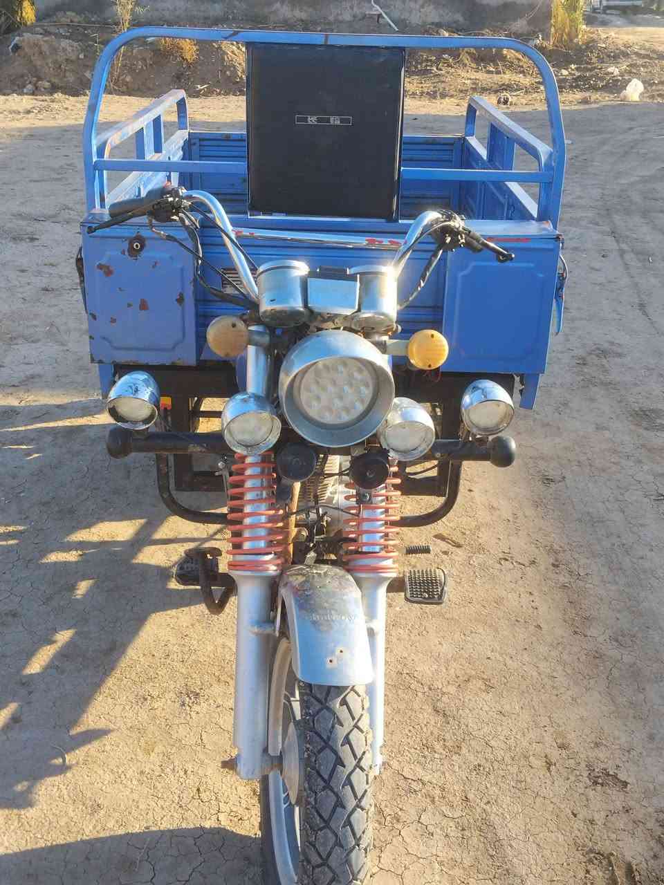 سلام عليكم ستوته مديل 2020 بلادي كهربائيه كلشي شغال بيه مابيه اي نقص رقم وسنوي الاستفسار هاذا رقمي***********السعر وحد 800وبيه مجاله حك جاي
