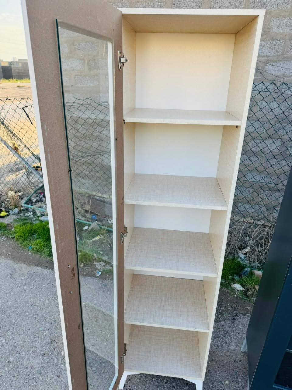 فاترينة رفوف فقط السعر 75  الف ❤️‍🔥
فاترينة رفوف مع الاعلان السعر 95 الف🦋
فاترينة رفوف مع اعلان وكومدي السعر ١١٥ الف❤️‍🔥
: القياسات 250 ارتفاع 
90 سم العرض 
 وعند وصول الطلب ولم تكن الدقة100/100 كل ماعليك هو 
ارجاع الطلب
نوعية الخشب MDF (ام دي اف) 
جودة المواد تركيا حصراً 🇹🇷 نكرر تركي 🇹🇷 لا إيراني ولا صيني
ومن يرغب زيارتنا للتأكد والاشراف على العمل يشرفنا بزيارة المعمل🤝🏼
 ويتأكد من نوعية المواد ودقة الاداء أهلًا وسهلاً بكم🤝🏼
موقعنا سامراء حي الفراز  الفرع الاول والفرع الثاني دوانم البوهراط 
يوجد توصيل داخل سامراء والمحافظات
للحجز والاستفسار المراسلة على الواتساب  او الاتصال على الارقام التالية
 ***********
*********** 
  مستعدون لعمل الرفوف والفاترينات  # صيدلية #كوزمتك #موبايلات #غذائية وكل المحال التجارية #فاترينات_mdf✅#مطابخ #ميز مكتبي#كزامات احذية
