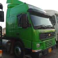 رأس فالفو للبيع موديل 2000سنويه مثبت صهريج دبل تاير كله بشرط التواصل 0...