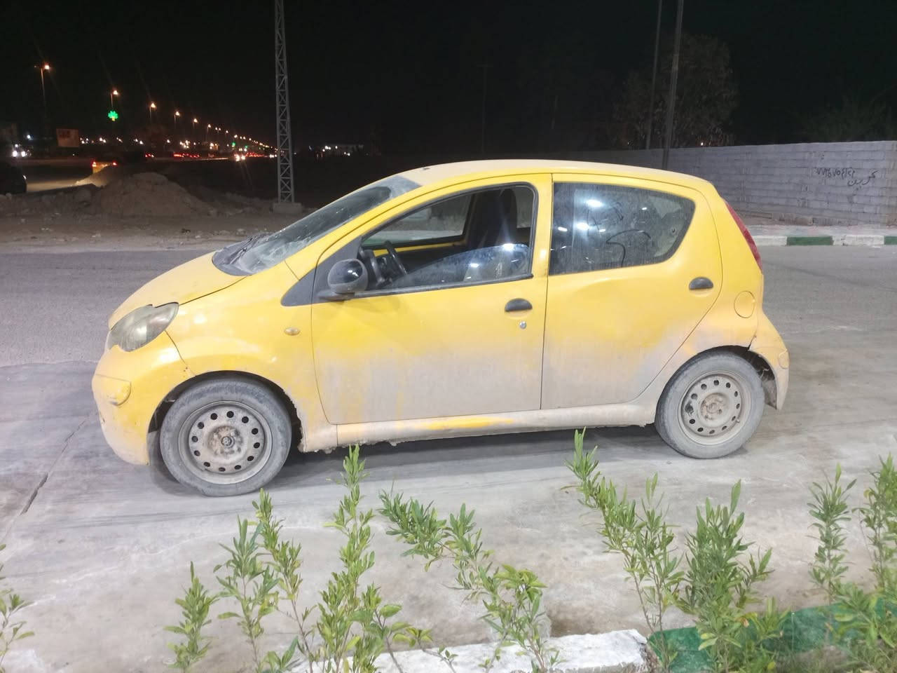 السلام عليكم شباب سياره للبيع بي واي دي صالون موديل 2011 رقم نجف احمر راعيها ما واصله تكفل سرقه وعشائر فقط ماكينه وكير وشواصي مكفولات حداديه جديده تخم تاير جديد دواخل نظيفه كهربائيات كلها شغاله سياره جاهزه حلو نظيفه خير من الله السعر 11 ورقه بيها مجال للطيبين مكاني بابل الحله ما متواجد على الفيس هذا رقمي الاستفسار انتصل وتدلل ***********
