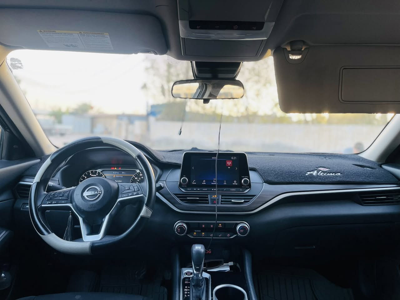 سلام عليكم
نيسان ألتيما 2024 
معوقين وكاله عامه من المالك مباشر
مواصفات:
* شاشة 8 إنج مع Apple CarPlay و Android Auto
* كامرة خلفية + حساسات
* رادار أمامي + تحذير مغادرة المسار
* Blind Spot + Rear Cross Traffic
* تشغيل بصمة + دخول ذكي
* مثبت سرعة ذكي
* سكان جلد سبورت D-Shape
* جنوط 18 إنج سبورت أصلية
* LED أمامي وخلفي + Fog Lights
* مرايا كهرباء بإشارات
* 6 سماعات / متوفر Bose بالفئة البريميوم
* مقاعد Zero Gravity مريحة جدًا
* صندوق واسع + صرفية ممتازة
* Safety Shield 360 كامل للسلامة
* ⁠السونار مرفق بل منشور
* ⁠📍المركز /السماوه /معرض كرار لتجاره السيارات
* ⁠للأستفسار/ ‭0781 913 3984

