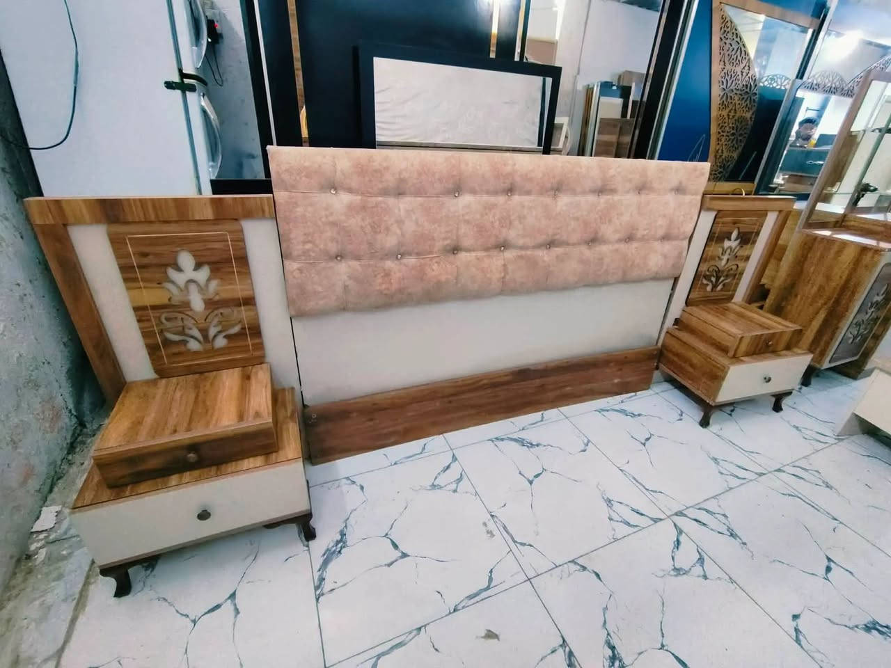 غرفة تركي 8قطع نظام ابواب ❤ ✨
نظافة 95 / 100 ❤✨ 
السعر 550 مع الشد 🪛ونقل 🚙
داخل بغداد متوفر توصيل لجميع المحافظات 🇮🇶


**إذا كنت صاحب هذا الإعلان وتريد حذفه لأي سبب، رجاءا أرسل رسالة إلى الدعم الفني**