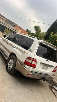 لاندكروزر • ٢٠٠٦ • كشنات جلد