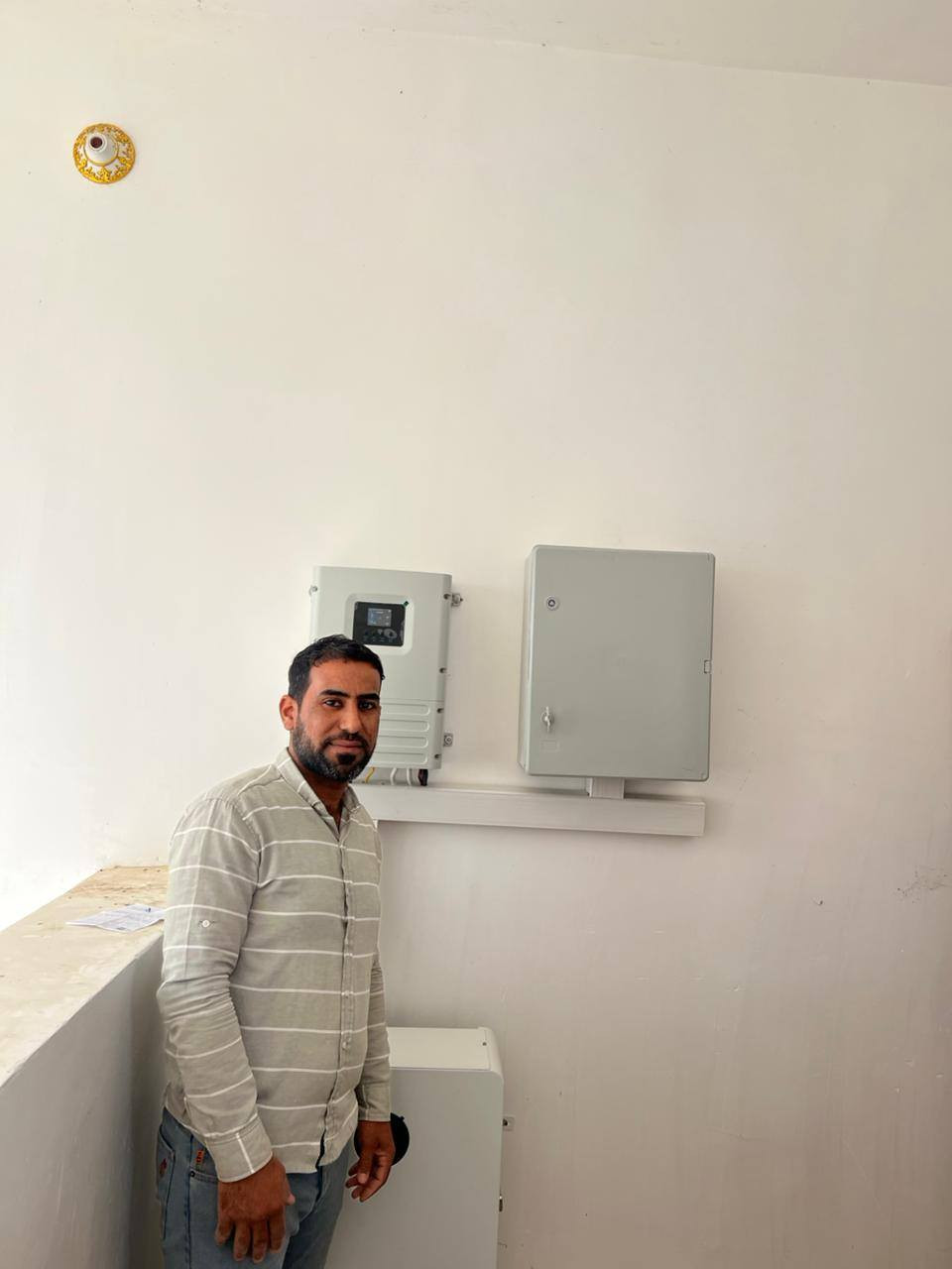 على بركة الله تعالى تم تنصيب منظومه الاخ الطيب 

احمد جواد ابو حيدر   منطقة. الساده. اللاوانديه

المنظومه 20امبير نهارآ و16امبير ليلآ 

الاستفسار 

***********

***********
