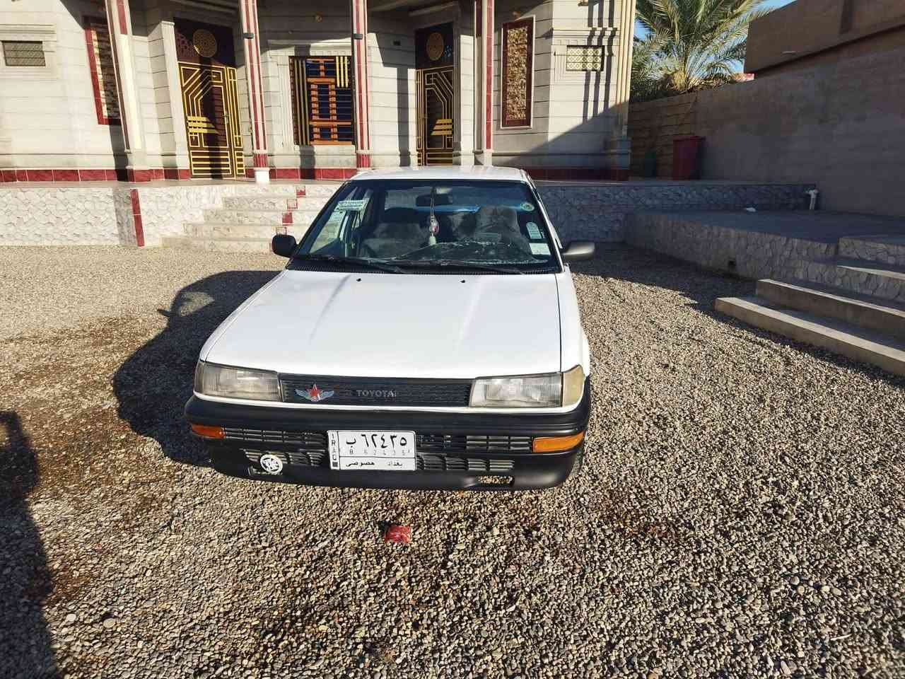 السلام عليكم للبيع سياره كورلا 90 سياره يسار اصلي جديده على وضع الشركه مال جناي محرك نضيف كير جديد تايرات جدد رقم بغداد مشروع وطني شرط التحويل سنويه لل 28 السعر 58 وبيه مجال الاتصال على الرقم ***********
