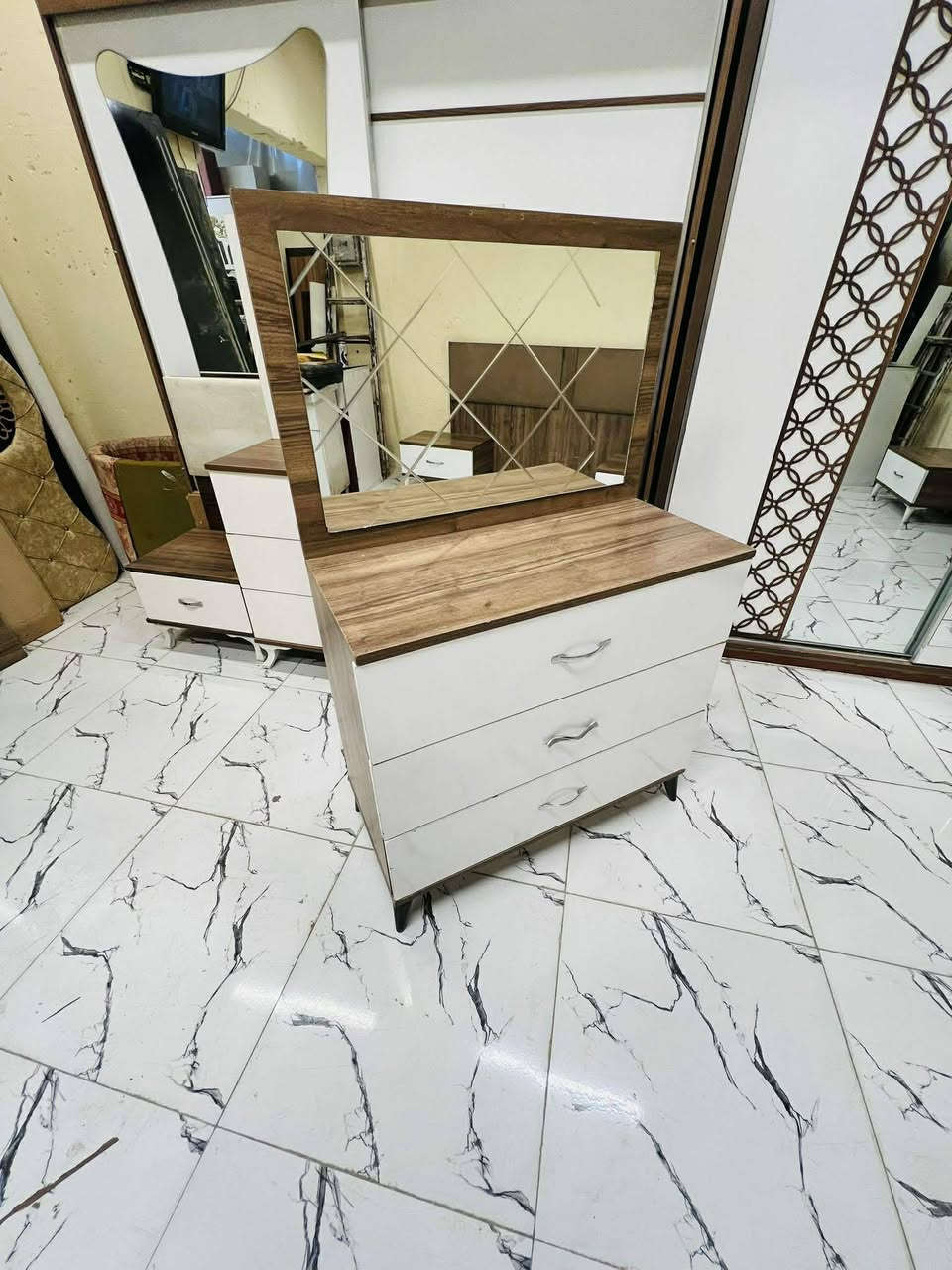 غرفه تركي سعرها 400وي النقل والشد داخل بغداد 🪿🪿


**إذا كنت صاحب هذا الإعلان وتريد حذفه لأي سبب، رجاءا أرسل رسالة إلى الدعم الفني**