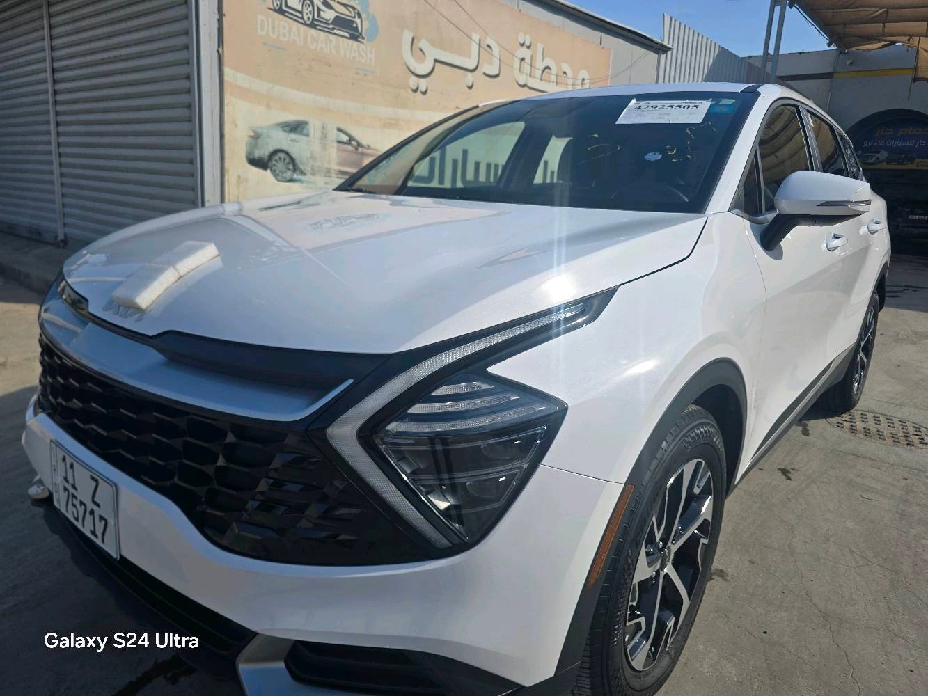 بسم الله الرحمن الرحيم 
للبيع كياسبورتج موديل 2024 لون ابيض وأرد امريكي ماشيه 10 ألف فقط بعده جديده مكفوله من الصبغ نهايا ومكفوله من الايرباك مواصفات فيه EX فول الفول ماعدا البانوراما سنويه باسمي قبل يومين ترقمت حادثه قبق الجنطه نفس الون فقط والباقي مكفول صور الحادث موجودة بالمنشور  هوايه بيه مواصفات مكاني بغداد زيونه سعره 225 ورقه للاتصال ***********