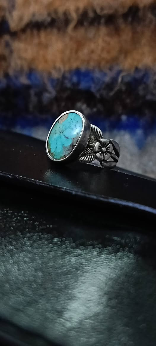 جمال الفيروزج والصياغه اليدويه
( خاتم فيروزج نيشابوري)
 قديم (قياس19_20 )مكان الناصريه المركز لايوجد توصيل
السعر(40) 
***********
