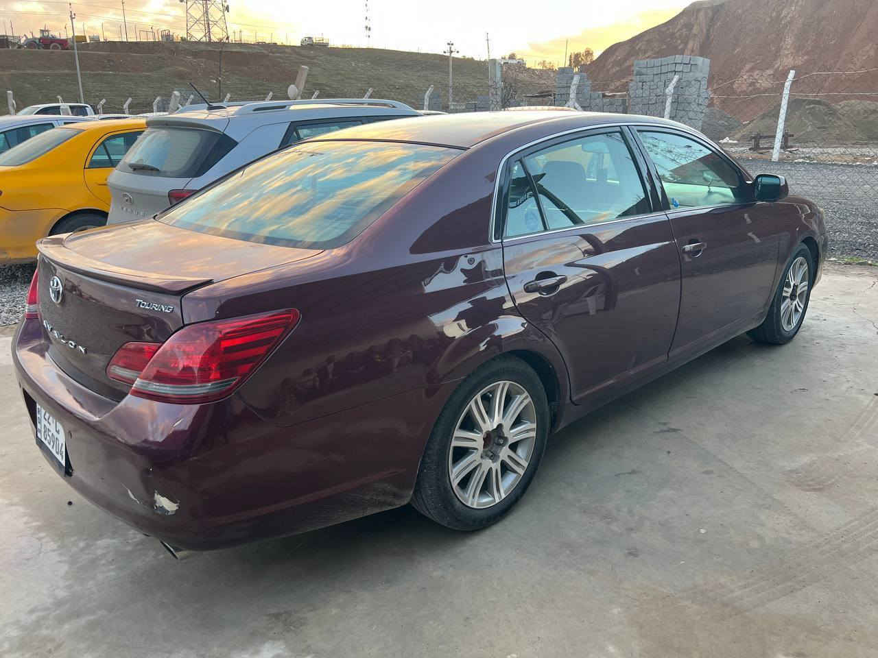 سلام عليكم
 Avalon
موديل2008 
سنويه لحد 2030 باسمي 
كوبون بنزين 
بيها قطعتين بدون دواخل 
بيها مكان صغير بارد باب سكن
سياره مواصفات امريكي 
گير .محرك. تايرات .صدر حداديه بشرط
سعر 125 وبيها مجال للطيبين 
واتساب/ ***********
واتساب/***********

مكان كركوك كركوك, العراق
