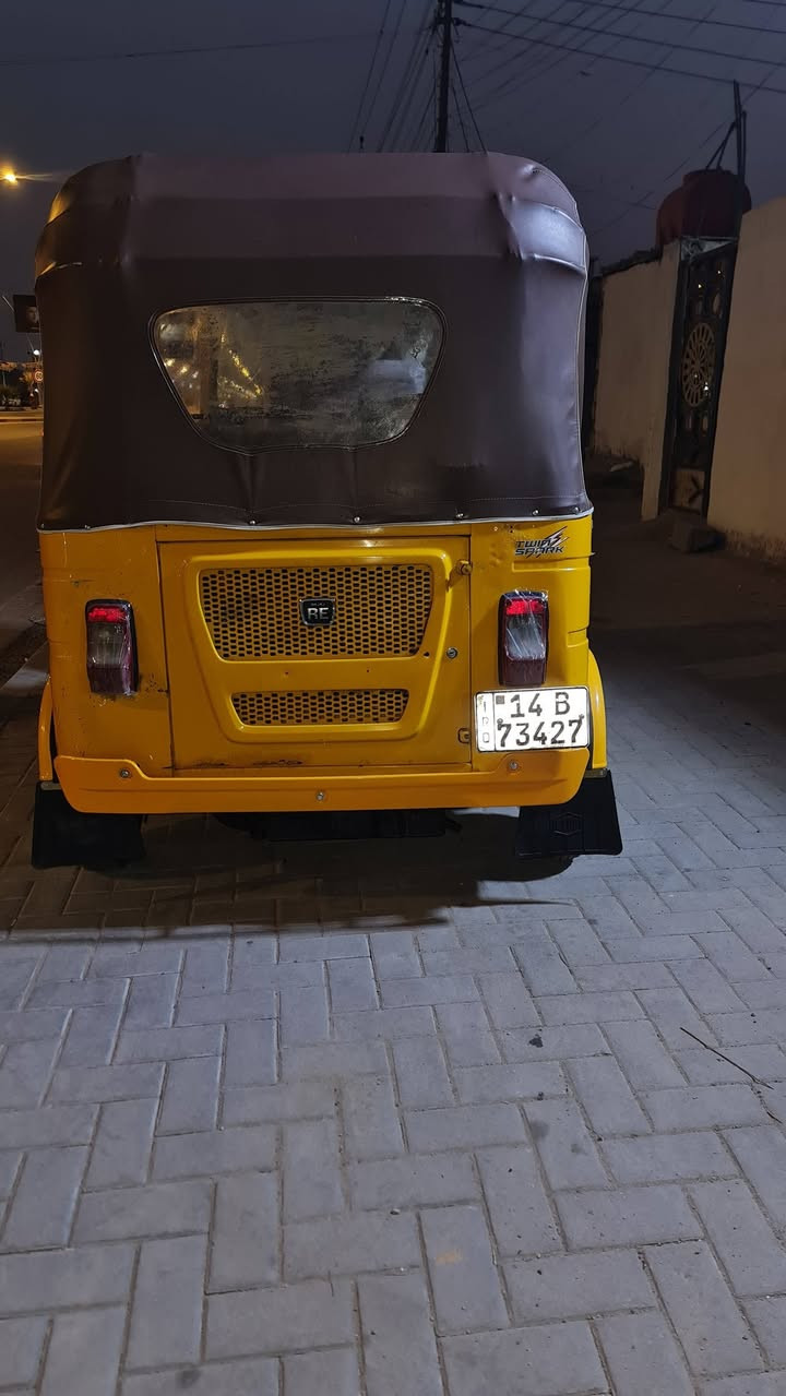 سلام عليكم تكتك باجاج موديل 21بشهر12يوم 25رقم نكليزي تحويل ثانيوم مكفوله مضربه وصبق فقط بارد كرهبايات كله شقاله   مكاني بصره سعر 7000وبيه مجال ***********
