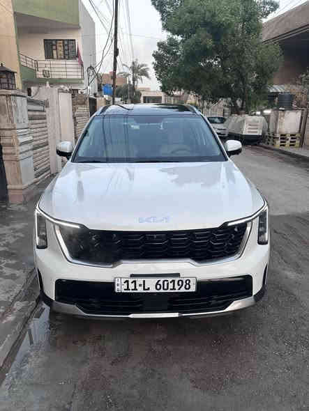 السلام عليكم 
سورنتو موديل 2024 خليجي ضمان الدولية ضمان خمس سنوات محرك ستة سلندر 3500 فئة السيارة 4x فول واحد على واحد ڤي اي بي مال دولية فول والسيارة مكفولة من الصبغ والبارد من عدا اكو دمار بالباب حك إصبع فقط والباقي كله مكفول 
والسيارة استعمال نظيف جداً والسيارة رقم بغداد الجديد الإنكليزي وبأسمي
سعر السيارة 342$
والمكان السيدية 
وهذا رقمي ***********
