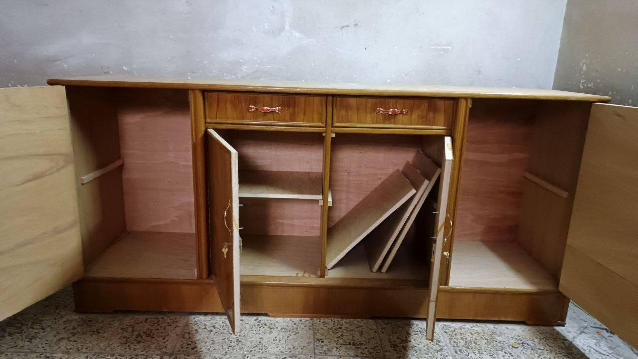 بوفيه اربع ابواب جديده تسكام خشب ثقيل الاصلي الإستفسار *********** العنوان نجف مشخاب
