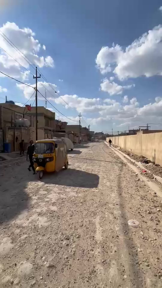 البيت يباع حسب الرغبة نصف او كامل .. خدمات كاملة ***********
المساحة 210
