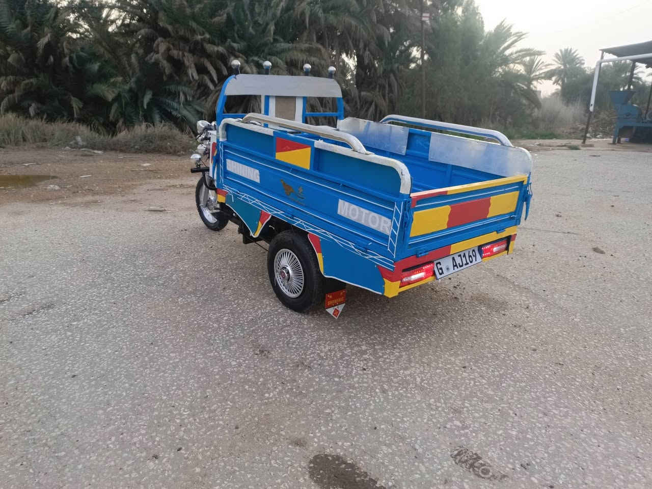 السلام عليكم ستوته للبيع موديل 20 ستوته حلوه جاهزه كهربائي شغاله مقفوله شاصي رقبه اوراق اصولي كان بابل الشوملي السعر 1400 وبيها مجال ***********
