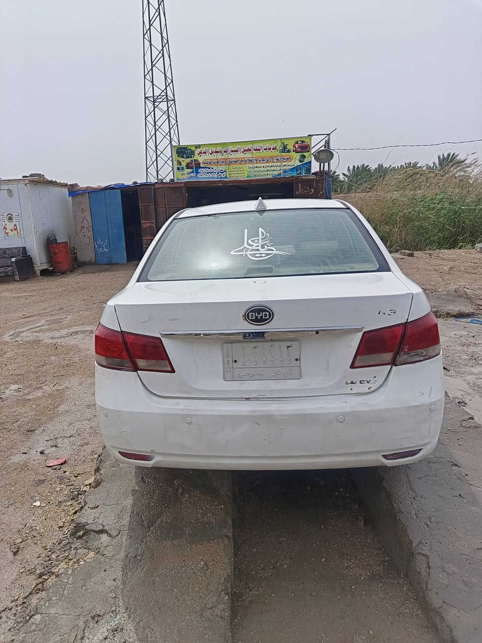 السلام عليكم بي واي دي موديل 15 خصوصي مكينه وكير نضيفات بيه خياس قليل كلش ب الجاملغ الخلفي وبيه صبغ بلباب دواخله نضيفه كشره نضيف حداديه 60 ب 100 السعر 40 وبيه مجال ‏‪0786 771 5457‬‏
