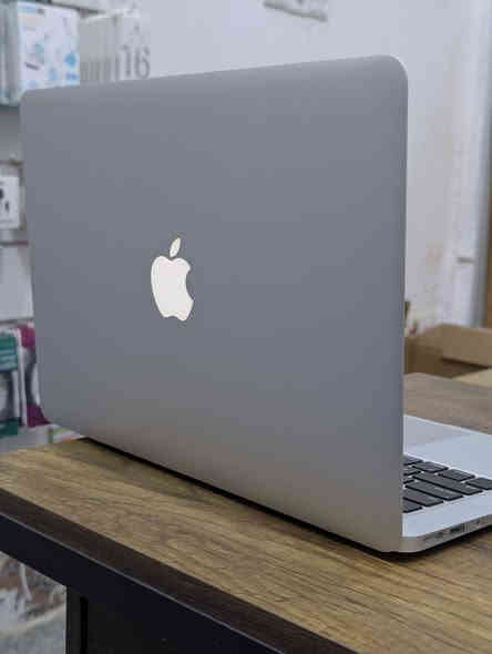 السلام عليكم 
حياكم الله متوفر قطع ابل اصليه وجديدة وقطع نضيفة جدا 
تفاصيل داخل كل صورة واهلا وسهلا 
مع كل ايباد هدية قلم + كيبل شحن + كفر شفاف 
الموقع الرفاعي شارع الموبايلات قريب مشتاق الغليمي 
مركز تقنيات المهندس 
لتفاصيل اكثر خاص او على الواتس اب 
***********
