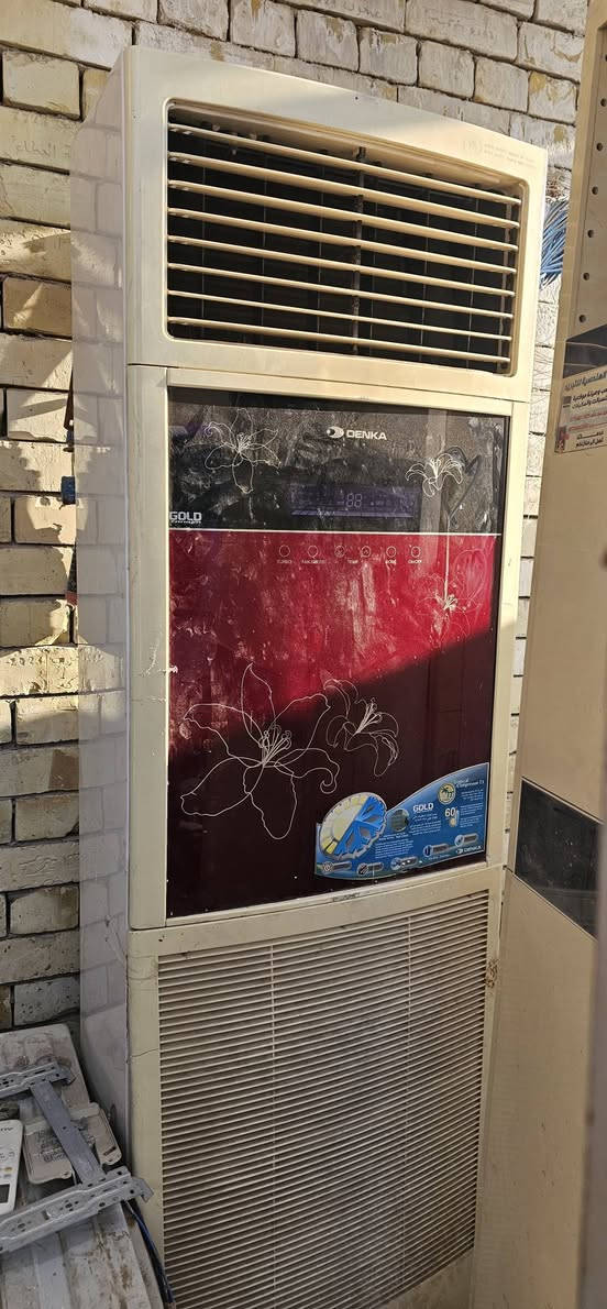 عندي ثلاث سبالت اثنين طن شغالات عل فحص اخو الجديد نضيف سعر الواحد 200 الواحد الرقم والاتصال به *********** 📱موجود واتساب
