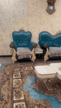 طخم نظيف جدا  للبيع يحتوي على قنفات عدد 2 زائد وحده صغيره زائد كرسي عدد 2 السعر 600 الف رقم الهاتف ***********
