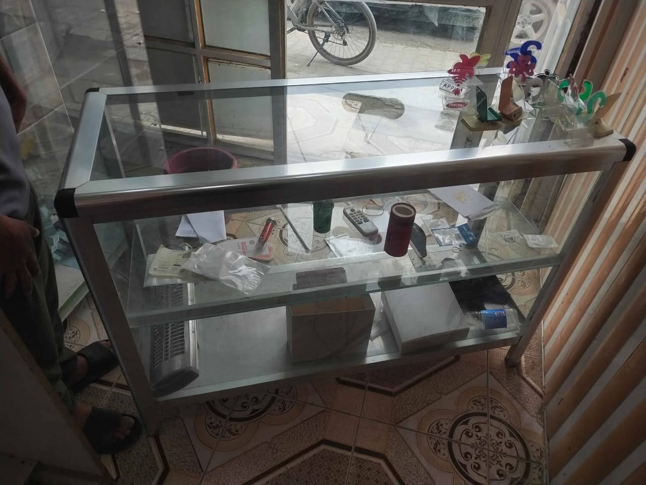 للبيع عارضه جام مال كلشي ترهم  ب١٥٠
والالمنيوم ب٥٠
الباقيات قيم وخذ وتعالي مال موبايلات او اكسسوارات
للإستفسار *********** *********** اللطيفيه حي السلام Colombo, Sri Lanka
