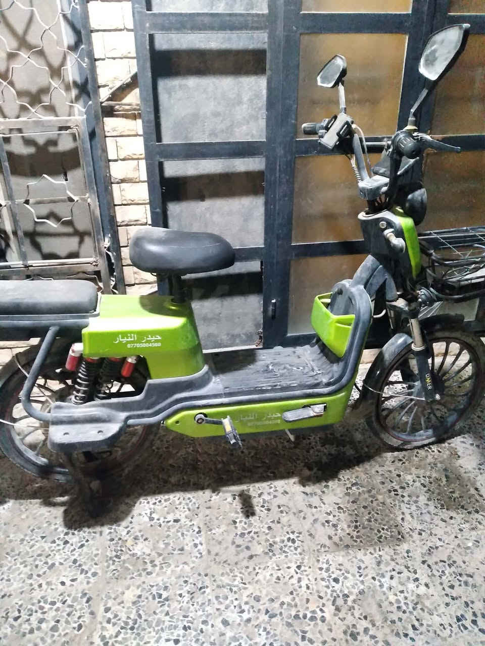 السلام عليكم عندي دراجة شحن نضيفة حيل نقصها بس بطاريات استعمال قليل السعر 250 الرقم ***********واتساب
