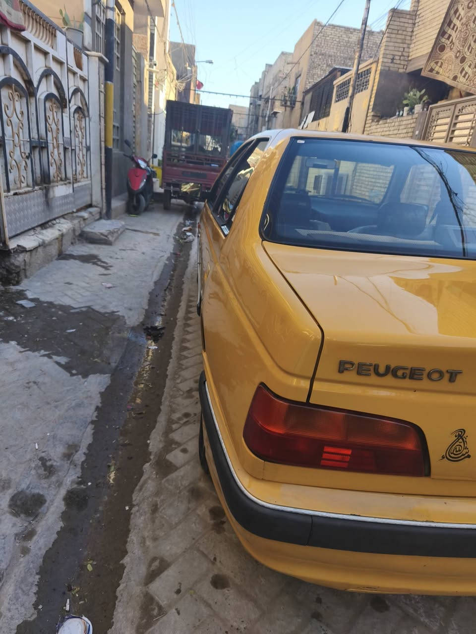 ٢٠١٦ بيجو نضيفه مابيه اي نقص فقط شغلات بسيطة 
بااسمي 
للاستفسار ***********

