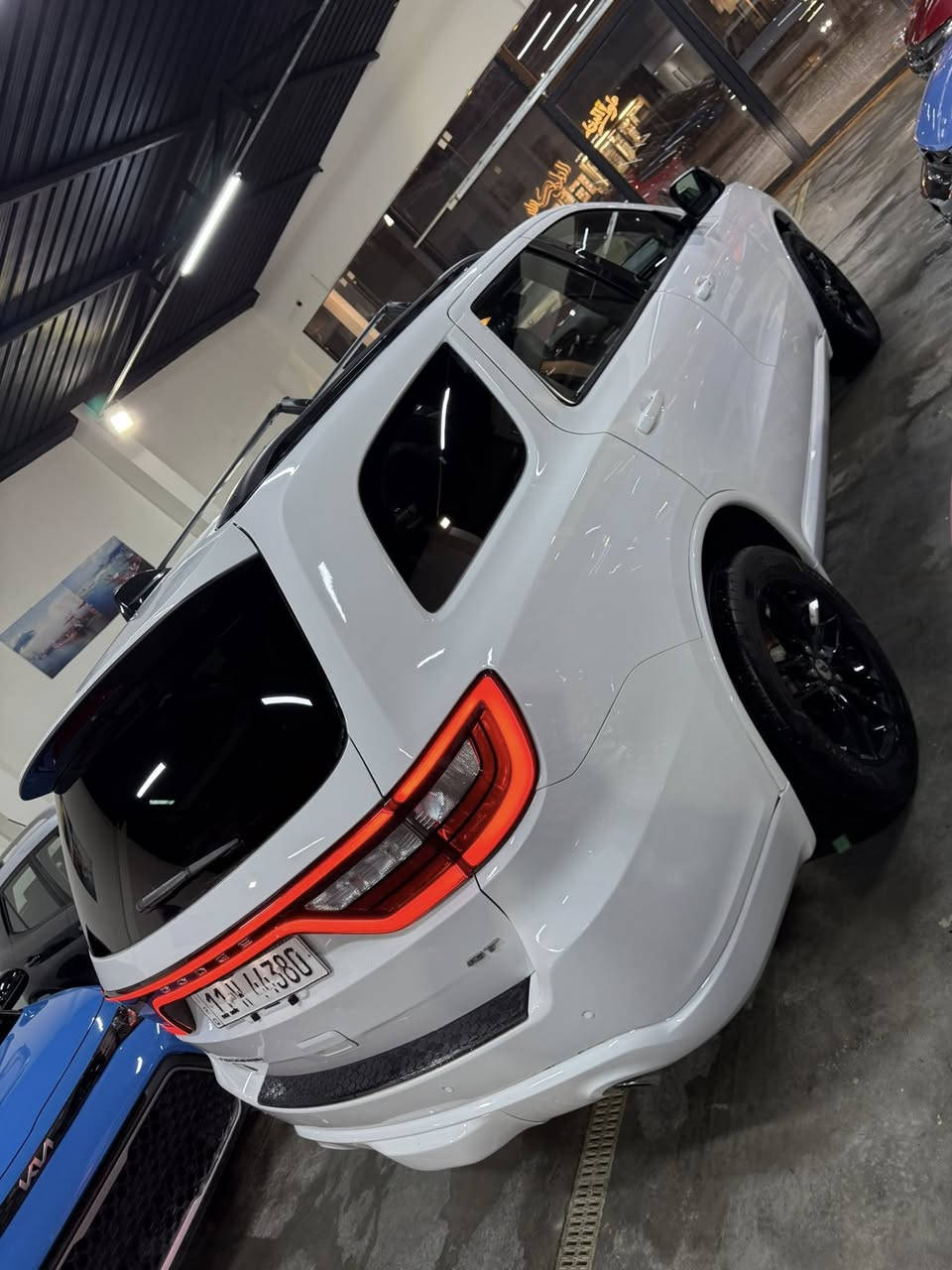 متوفر داخل صالة عرض شركة ( نجوم السواحل ) ✅
دوج دورنكو 2023 GT PLUS PREMIUM
حادث جانبي ( بدون أيرباك + بجم مقفول ) ✅
1- بصمة تشغيل + تشغيل عن بعد + بصمة أبواب 
2- سلايد روڤ ( فتحه سقف ) 
3- رادارات(  امامي + خلفي + جانبي ) 
4- داخل جلد لونين بلادي 
5- مقاعد أمامي كهرباء 
6- مقاعد أمامي ( تدفئة + تبريد ) 
7- ستيرن تدفئة 
8- حساسات خلفيه 
9- مقاعد خلفيه تدفئة 
10- كامرا خلفيه 360 
11- شاشة جبيره فول تحكمات 
12- أشاير بالمري 
وباقي المواصفات المعروفه 
معروضه 300 وبيه مجال بسيط 
للأستفسار زورونا الى موقع الشركة 
بابل _ حي الطياره _ قرب شركة آسياسيل 
او الأتصال ع الارقام التاليه 👇👇
*********** / علي الجبوري 
*********** / محمد الحميري
