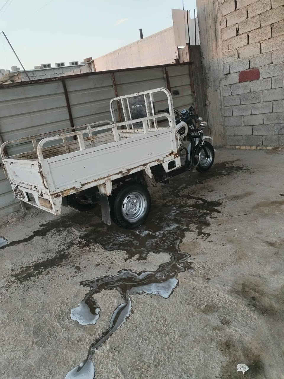 السلام عليكم ستوته للبيع اوراق وكيل 2018 مكاني شطره ستوته جاهزه مابيه نقص محرك جديد مفتوح ولفات  السعر 1400وبيه مجال الشراي يتصل ***********
