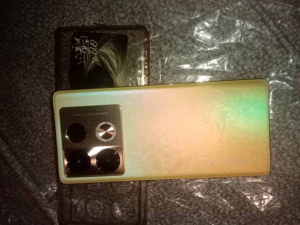 انفنكس نوت 40برو ذاكره 256شاشا مضلع جهاز جديد مراوس 11برو ماكس بغداد ***********
