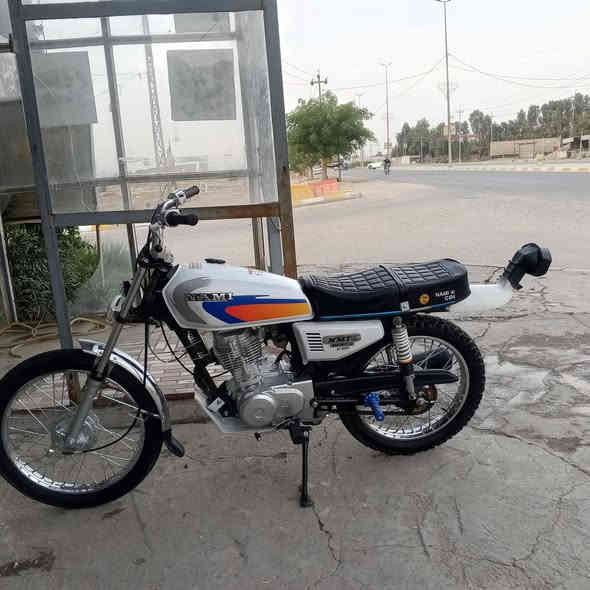 سلام عليكم شباب دراجه نامه شلامجه للبيع تعمير جديد ثاني تبديله دهن دراجه انضف من الصوره السعر خاص او تصل عل رقم وبيك خيروتدلل ***********
