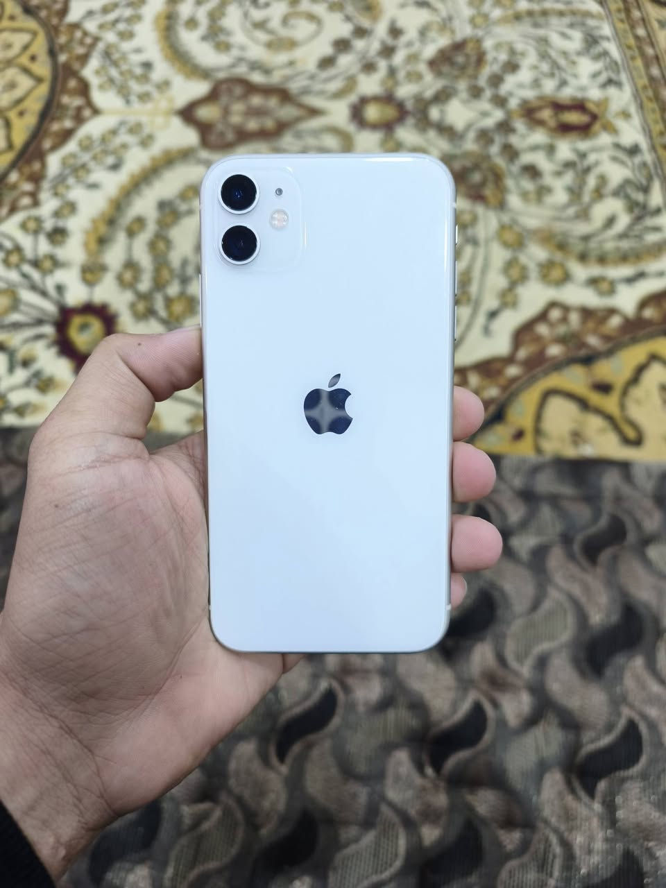 السلام عليكم 
ايفون 11 للبيع 
ذاكرة 128 بطارية 100 مبدلة 
فقط بي هذني الخطوط ومامأثرات ويلمس طبيعي جداً 
مكاني بيجي 
السعر 175 
***********
