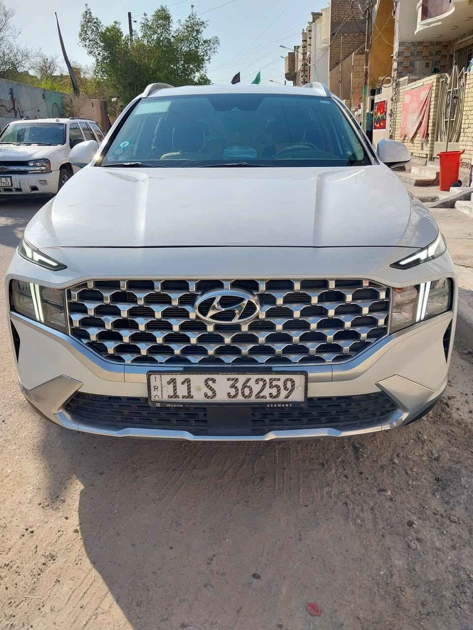 السلام عليكم 
سنتافيا للبيع موديل 2022 
وارد أمريكي 
نص فول
محرك 2500
عدد الركاب 5 راكب 
حادث باب الصدر نصه مصبوغ 
والباب الخلفي مصبوغ بدون تبديل ليبل واحد  
ماشيه السياره 45 ميل السياره جديده  اسبيره ما نازل للكاع 
السعر 205 وبيه مجال 
السياره بأسمي ثاني يوم تحويل 
رقم الهاتف ***********
