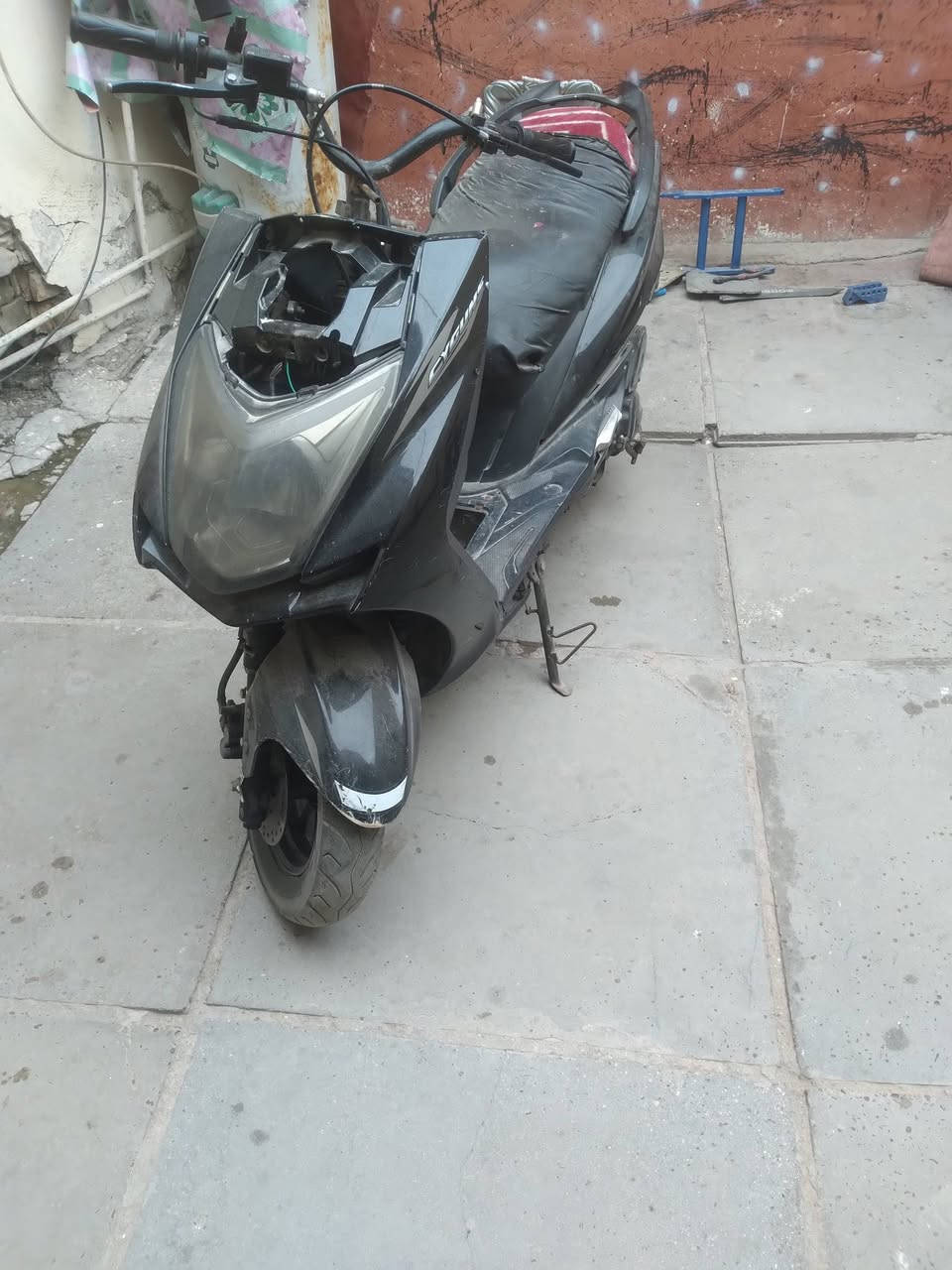 للبيع دراجه شغاله مابيها شي السعر 150 الاتصال علئ الرقم ***********
