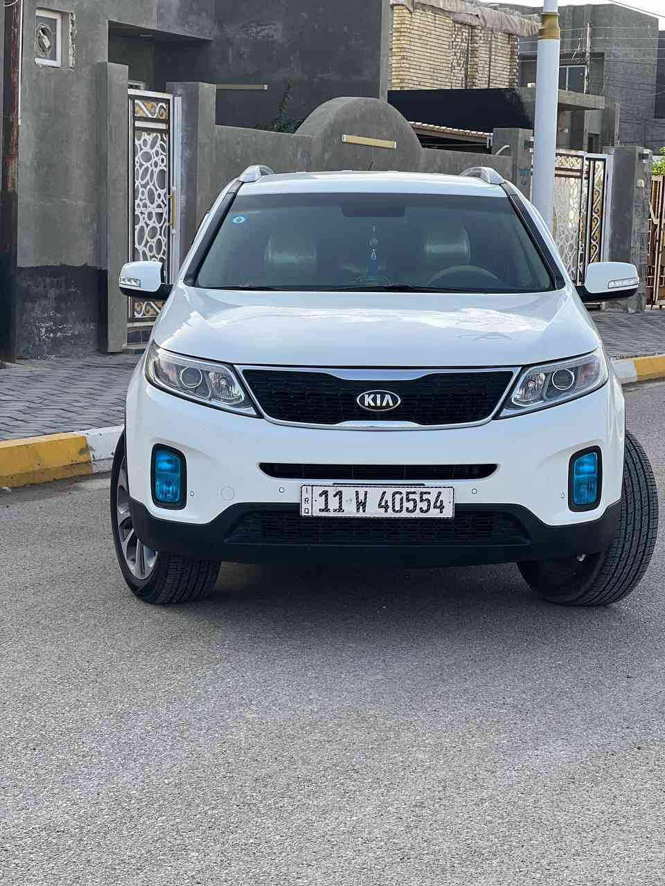 السلام عليكم

كيا سورنتو للبيع 

موديل  2015 خليجي

فور ويل+ مانع انزلاق 

محرك  6سلندر محرك وكير مكفولات شركة برقي ما مفتوح بيهن 

تحكم ستيرن

تحكم سرعه بالستيرن 

شاشه ترحيب 

يدات نيكل

منظومه زنون

لدات امامي خلفي

علامه السورنتو مضيئه بالدوسه

مري جانبيه شفط

جرص سرعه عند 120

بصمات عدد 2

اشاره ترحيب عند التقرب من اليدات

حساسات 8

كامره خلفيه

شاشه لمس 

انظمه قياده 4

نظام ايكو اقتصادي 
السياره جديده واحلى من الصور ماشيه 110 الف
سبعه راكب
داخل جلد بلادي
مكان السياره عامريه الصمود للاتصال
***********
ملاحظه السياره بيهه طخه بالبابين عكس السايق
مبدلات شركه ومصبوغات 
السعر 165 وبها مجال
