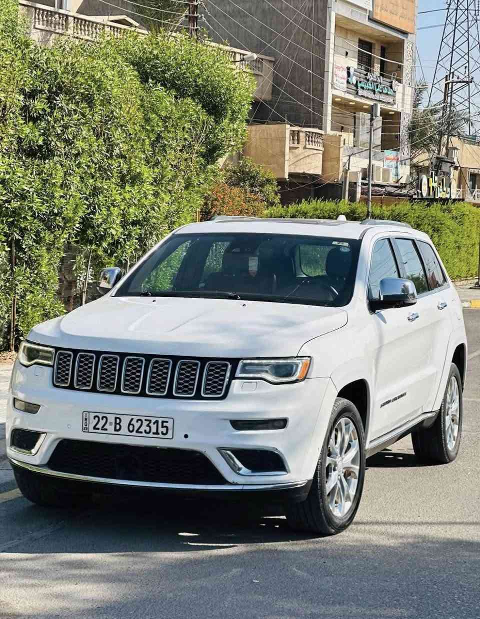 ‏#jeep
#جيب
#جيب_سومت
#سومت

السلام عليكم 
جيب سومت 2019
* بنوراما
* بصمة
* جكات
* رادارات
* صندوق كهرباء ذكي
* جلد 
* المقاعد تدفئة تبريد 
* اصطفاف ذاتي 
* كرسي خزن 
* ستيرن شفتات
* قيادة ذاتية 
* وبعد بيها هواية مواصفات 
مواصفات السومت معروفة يطول ذكرها 
مكان السيارة بغداد غزاليه
رقم بغداد
السعر270
رقم الهاتف***********
