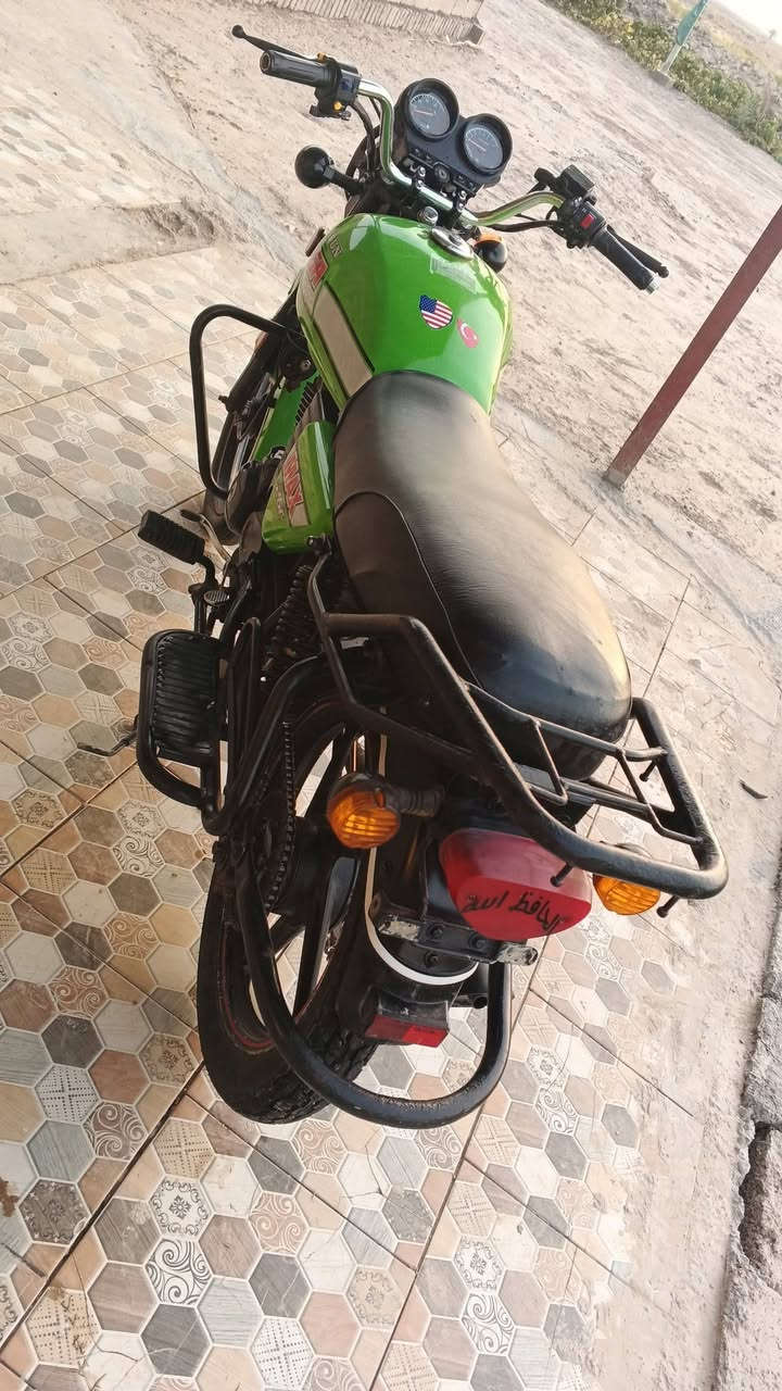 سلام عليكم
دراجه دايون نفخ للبيع موديل 22 اوراق سكنر
شلعه خير من الله كهربايات كامله السعر مليون وميه 
 وبيه مجال قليل حك جيه المكان القاسم ناحت الطليعه
تصال ***********
