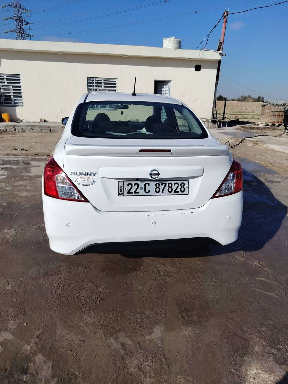 نيسان صني فول  رقم  دولي
مكفوله عدا شخط فقط ماشيه ٩٠ 
120وبيها مجال ***********
