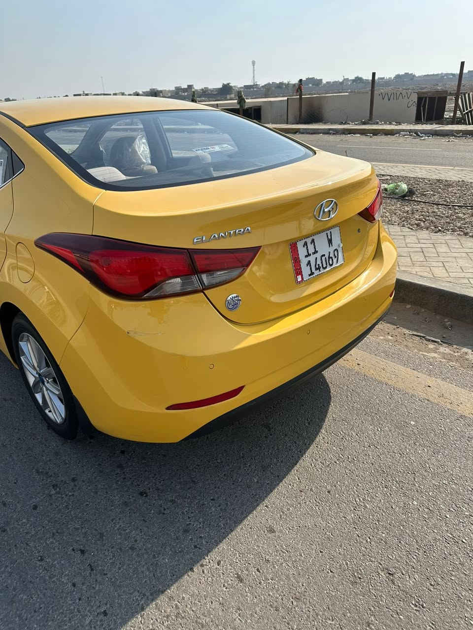 السلام عليكم النتره موديل  2016 خلجيه  فولل مكفوله سياره من الضربه والتبديل سياره مكفوله وجاهزه من تخم تاير من حداديه مامي خلفي مكينه وكير 1800 دوش رقم بغداد مصفره هيه غرامات هزه جديده قبل سبوعين هيج هزيتها سياره جديده رقم دولي بسمي مكان سياره  بغداد الجديده ممتواجد على الفيس  
سعر 128 وبيها مجال للطيبين 
 ☎️***********
