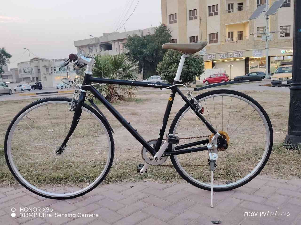 سلام عليكم
للبيع بايك c700 من ماركة{WEEKEND} 
(ويكند) المعروفة 
بايك كامل مكمل من كلشي 
حجم 28 
حجم الفريم 510 
سستم مكينة Tournes
سستم بركات شيمانو 
بايك صالح: للمسار البعيد
معدن المنيوم خفيف الوزن
لون اسود 
مكاني بغداد الاعظمية 
السعر 135 وبي مجال 
للي حاب يتواصل وياي ***********
