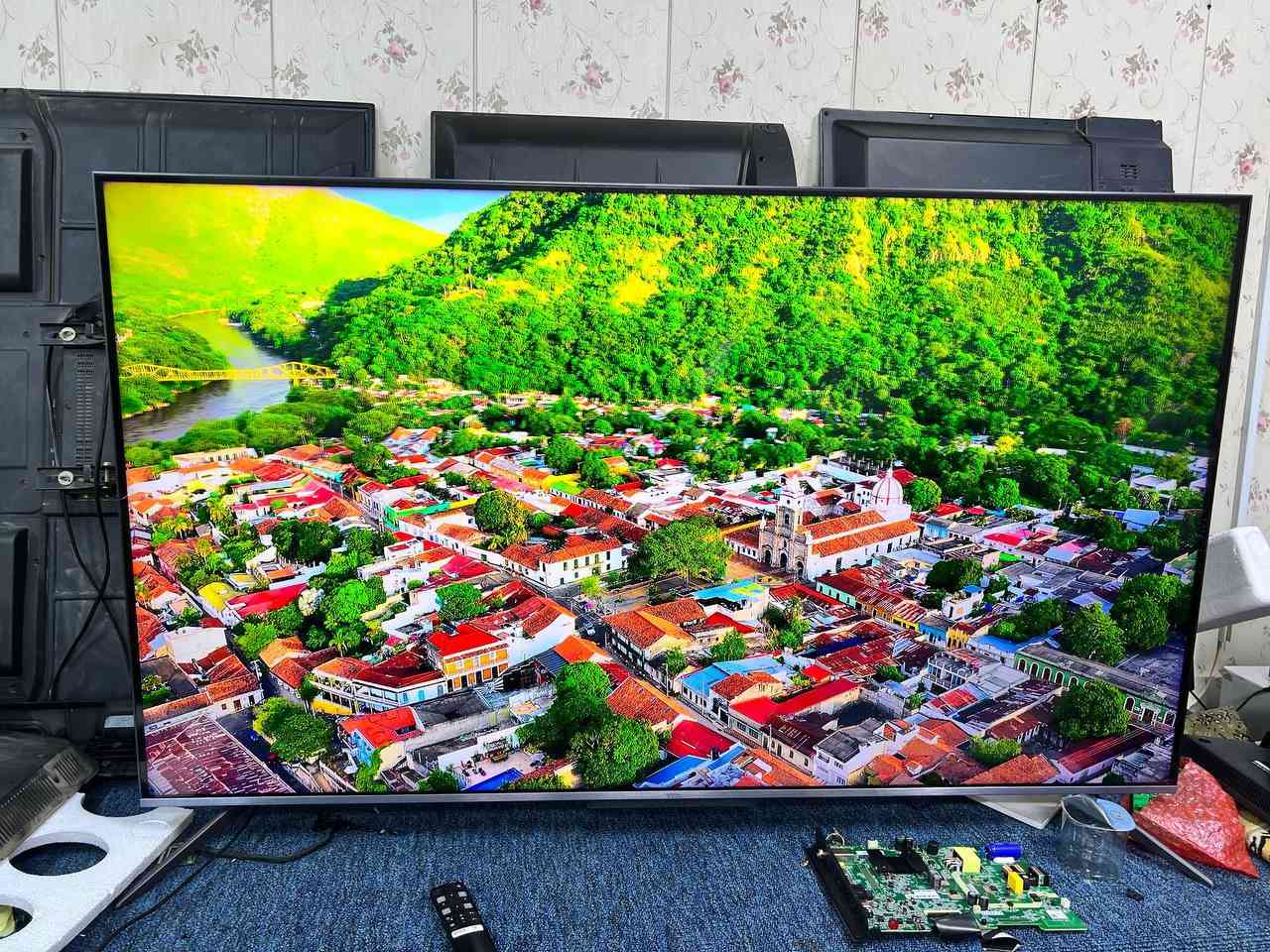 تبديل لدات TCL موديل الجهاز 55C715 
مع ضمان سنه 
العنوان الرمادي شارع الخطاطين ورشة ابو عمار الهندسية ركن گراج الچلبي📍
***********—***********
