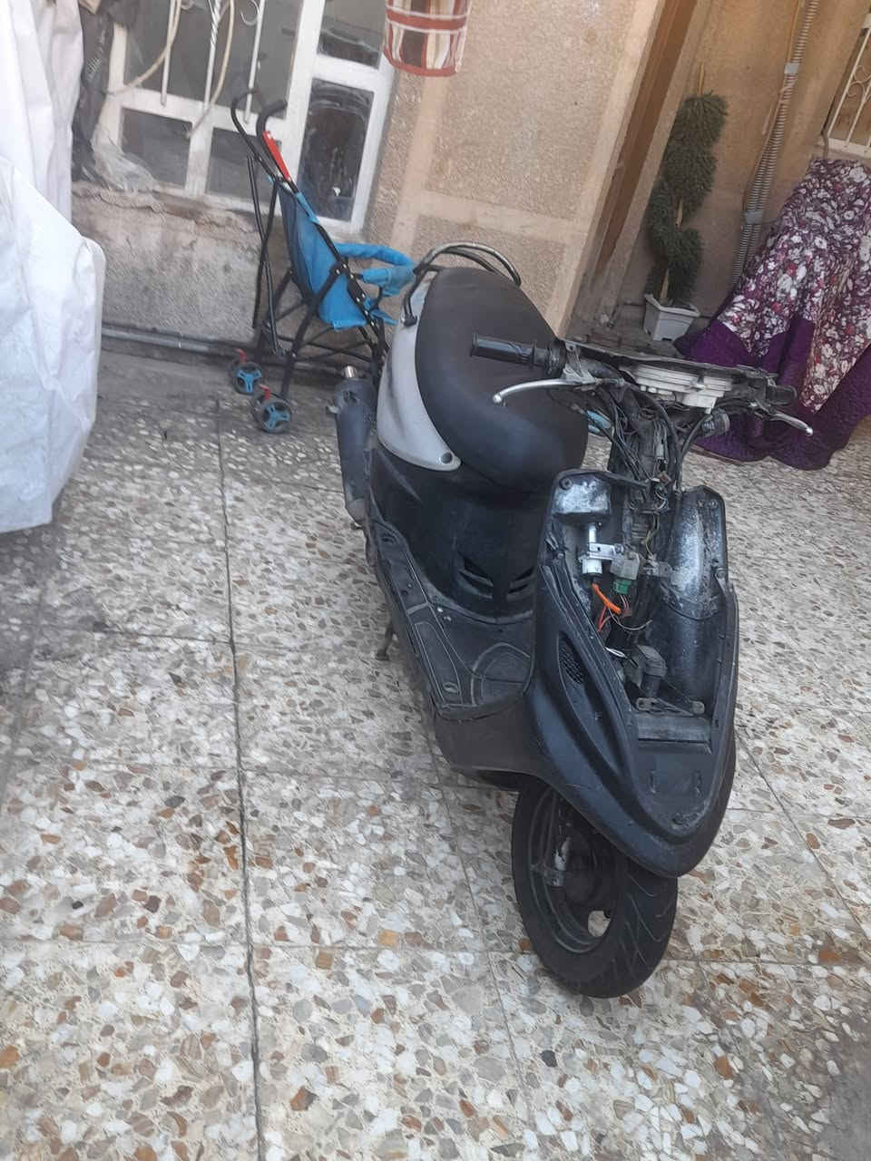 دراجة ماكس قجمة دراجة نضيفة تخبل مكينة هاون لا تبخير ولا نروح ولا تنقيص شغالة هندر نكرة لكلوب لامامي موجود وسواد مال هندي موجود نقص بس كفر أمامي سعر 200 وابيهة مجال قليل جماعت ل 130 لا طبون  مكاني بغداد شعب ***********
