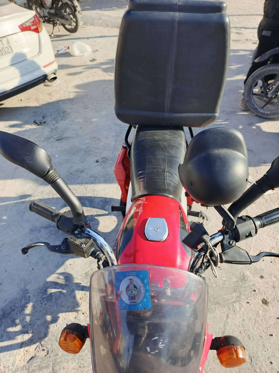 دراجة بوكسر موديل ٢٠٢١ نضيفه مجفته بس شركة دراجة مناقصها شي بأسمي تحول ثاني يوم
رقم بغداد
السعر:(2000000) مليونين
 اتصال رقم الجهاز (***********) او  يدخل خاص
(سكني بغداد_حي الفرات)
