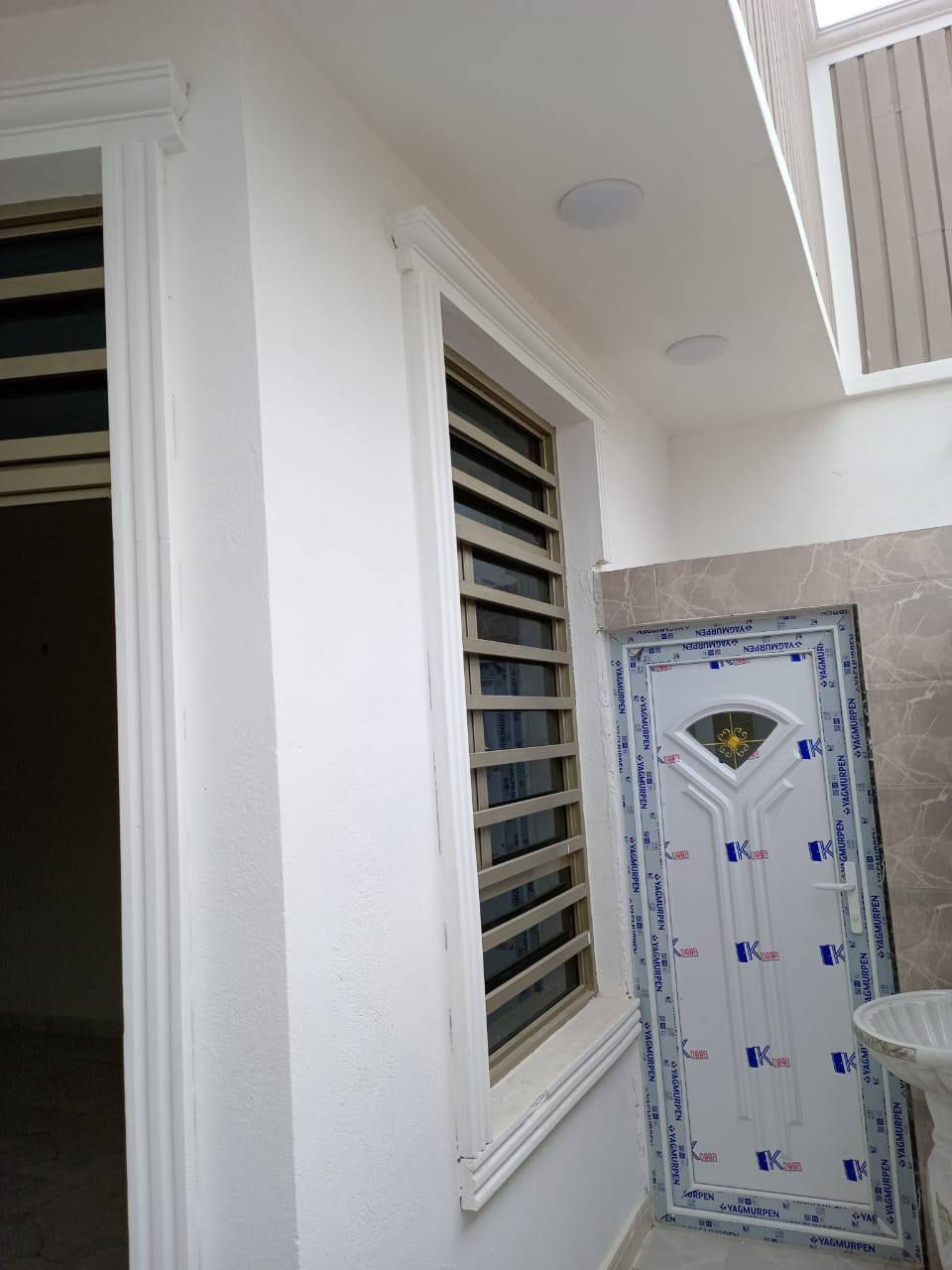 للبيع دار 100م طابق واحد البوعيثه السلطان الثالث بناء درجه اولى للاتصال خاص او مكتب جبل الوادي للعقار والاستثمار ***********
