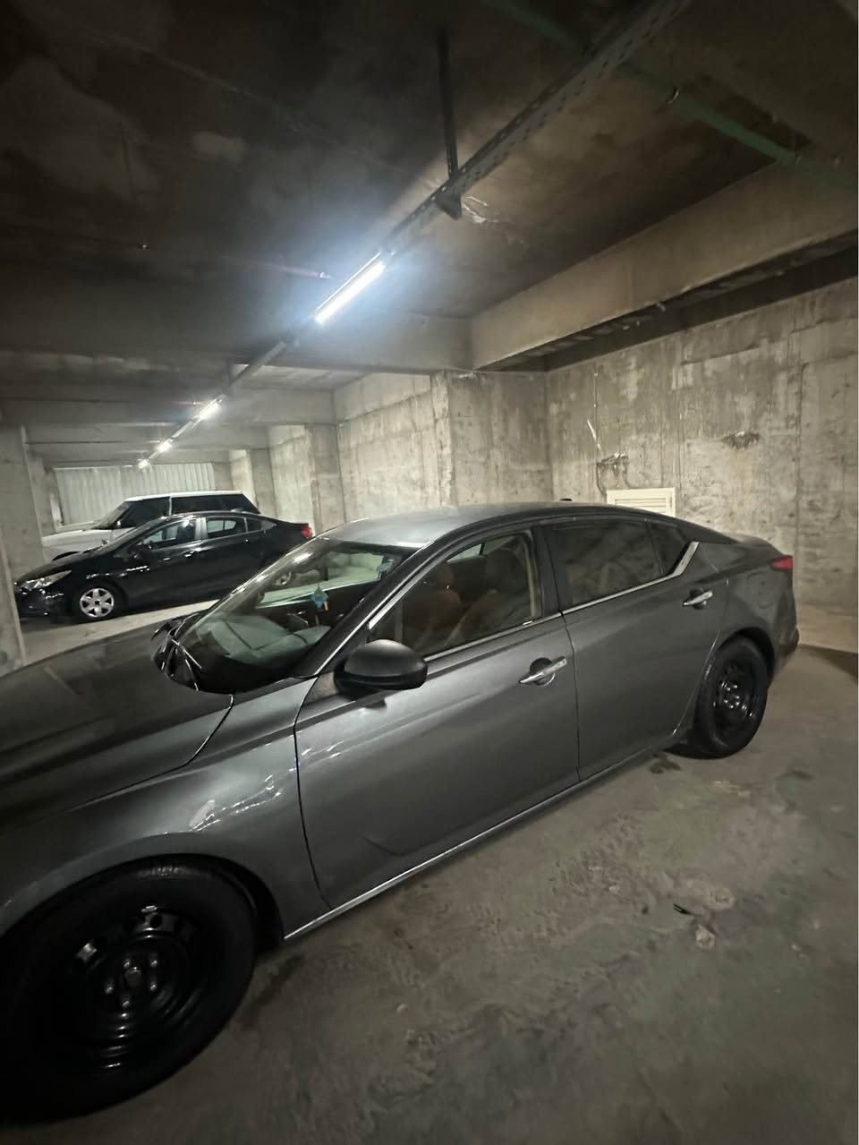 ALTIMA S
سەیارەکە دوو دەرگایی سایەق سبوخە +جاملخی پیشەوە ساردە +ئیرباگ بەس شان تەقیە پشتو پێش کەپس سەیرەکە توندو تۆلو گەنجانە کامل سیرڤس کرایە و رونی هایدرۆلیک گۆرایە بە ١٠٠$ سەیارەکە گەنجانیەو بەناوی خۆمە ١٥٠کم رۆشتیە ١٣٧$ مەجالی تیدایە أربيل, العراق


**إذا كنت صاحب هذا الإعلان وتريد حذفه لأي سبب، رجاءا أرسل رسالة إلى الدعم الفني**