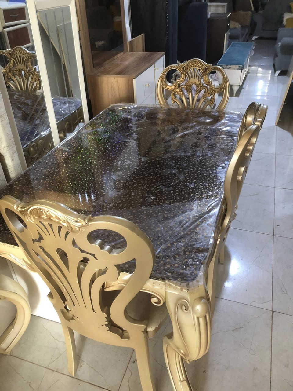 معرض ميران لبيع وشراء جميع الاغراض المستعمله غرف نوم قنبات كوانتر طباخ موبايل ***********
