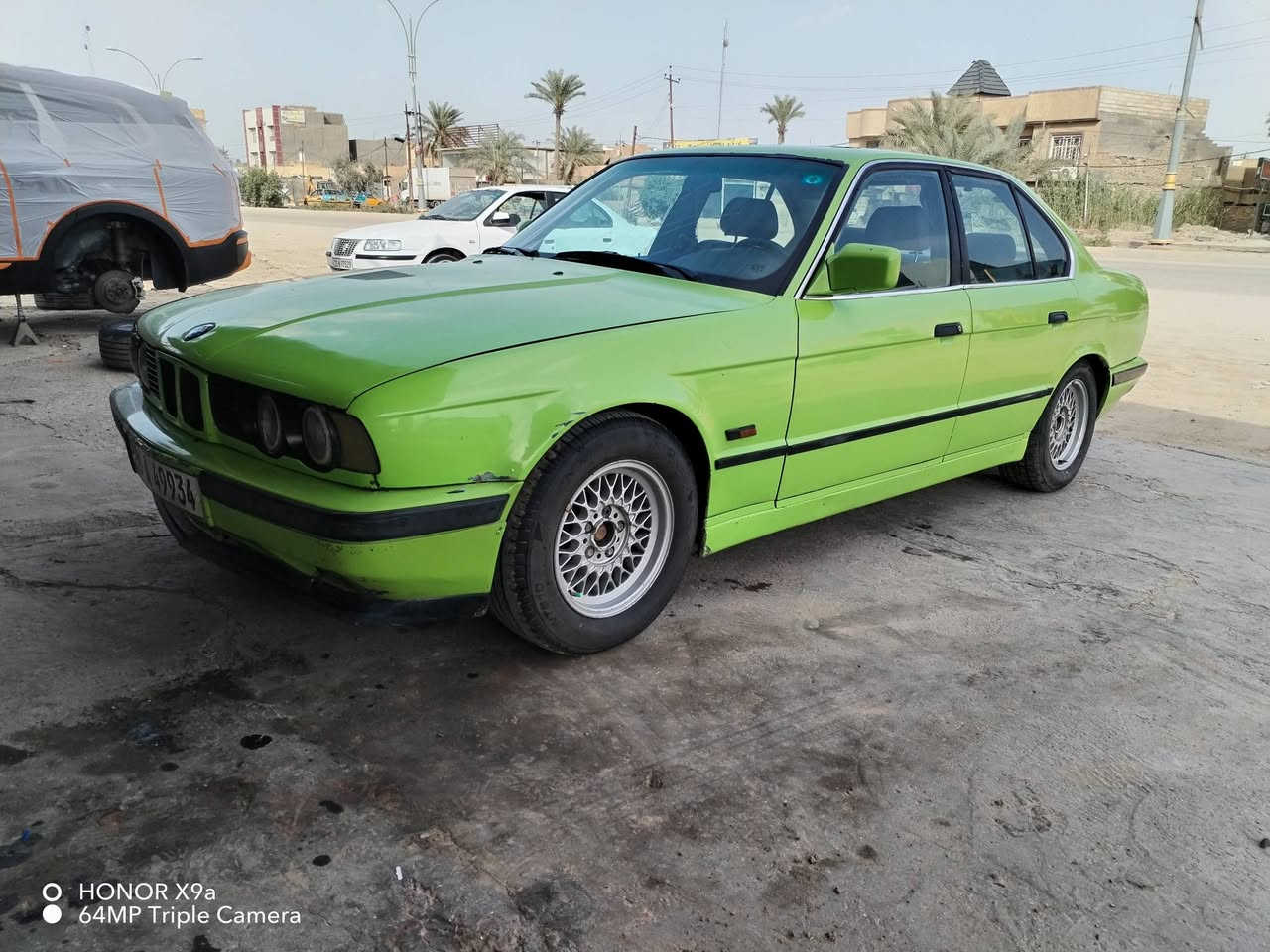 سلام عليكم بي ام 525 مسكر فانوس موديل 1991   مكينه اوكير كفاله تخم تاير جديد لون مميز اخضر غير محدد رقم دولي جديد بسمي تبريد ميشتغل كهربائيات كله شغاله السعر 40 وبيه مجال  اتصال *********** المكان بابل

