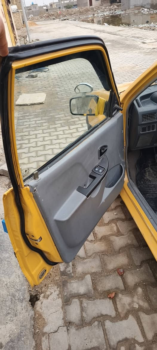 يالله سايبا للبيع موديل 2010
بسمي رقم انكليزي مصفرة هيئة وغرامات هزه

جديدة بلاديه بدون صبغ فقط الهلالات 

شواصي نضيفه بدون تصليح كشر السيارة حلو صافي مثل الصور المحرك بي خيط بخار 

المحرك ناعم مابي صوت  السعر 27

مكاني مدينة الصدر حي طارق

***********
