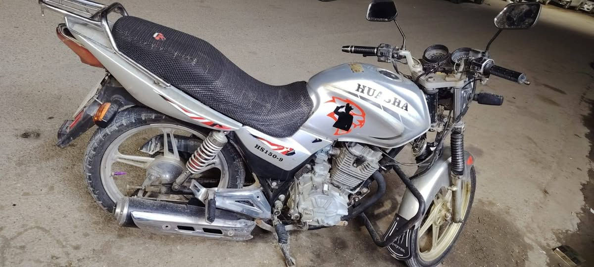 سلام عليكم ماطور هيوشه للبيع موديل 2017 ماطور نضافته كماا واضح بالصوره سعره 500 وبي مجال استفسار  
***********
