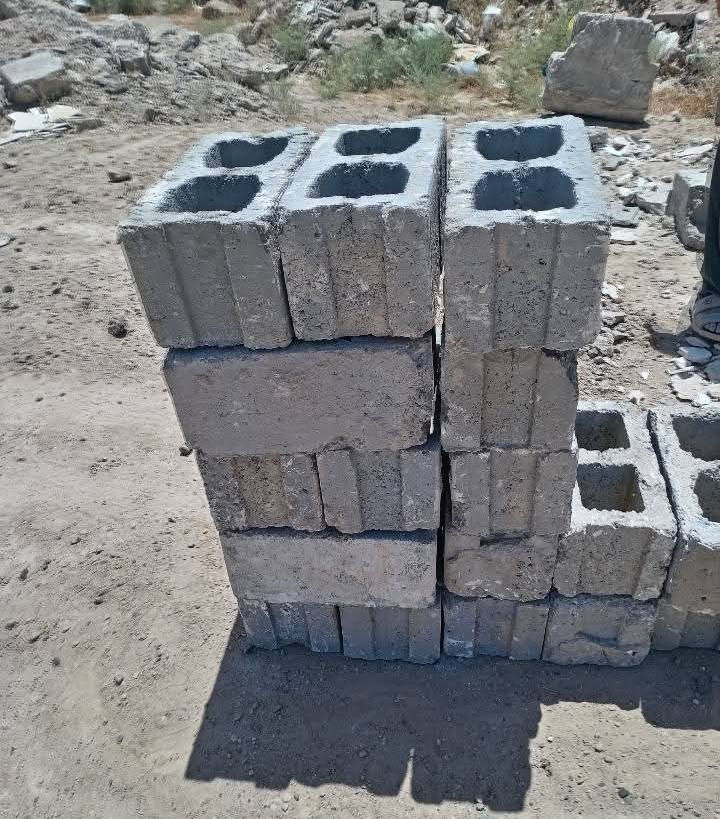 يوجد بلوك للبيع والتواصل بس على الرقم 1000 بلوكه 
***********
