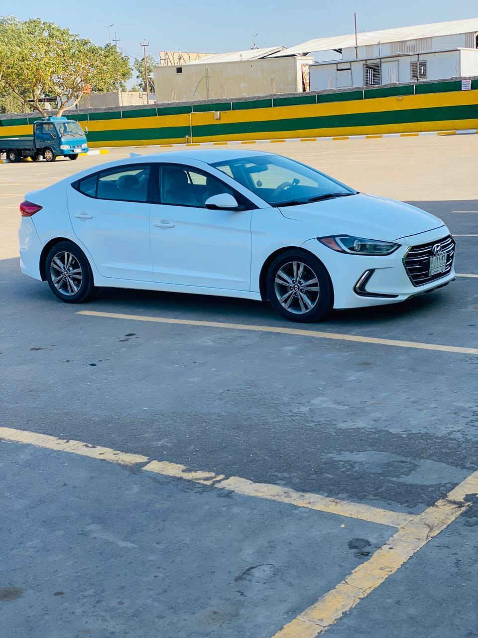 السلام عليكم 
تحيه طيبه 
النترا موديل 2018 وراد امريكي بأسمي تحويل ثاني يوم حادثها جاملغ مصبوغ فقط وبنيد مبدل  وبالعراق بيها خشم الجاملغ الامامي جهة الصدر بارد شواصي لغود كفاله ماشيه 117m 
مواصفات عاديه السياره جديده تخم تاير حداديه كير مكينه خير من الله شادلها مكينه مال موديل 20 بعدها بالضمان السعر ((((( 130))))
وبيها مجال 
مكاني حله 
للاستفسار *********** حلة, بابل
